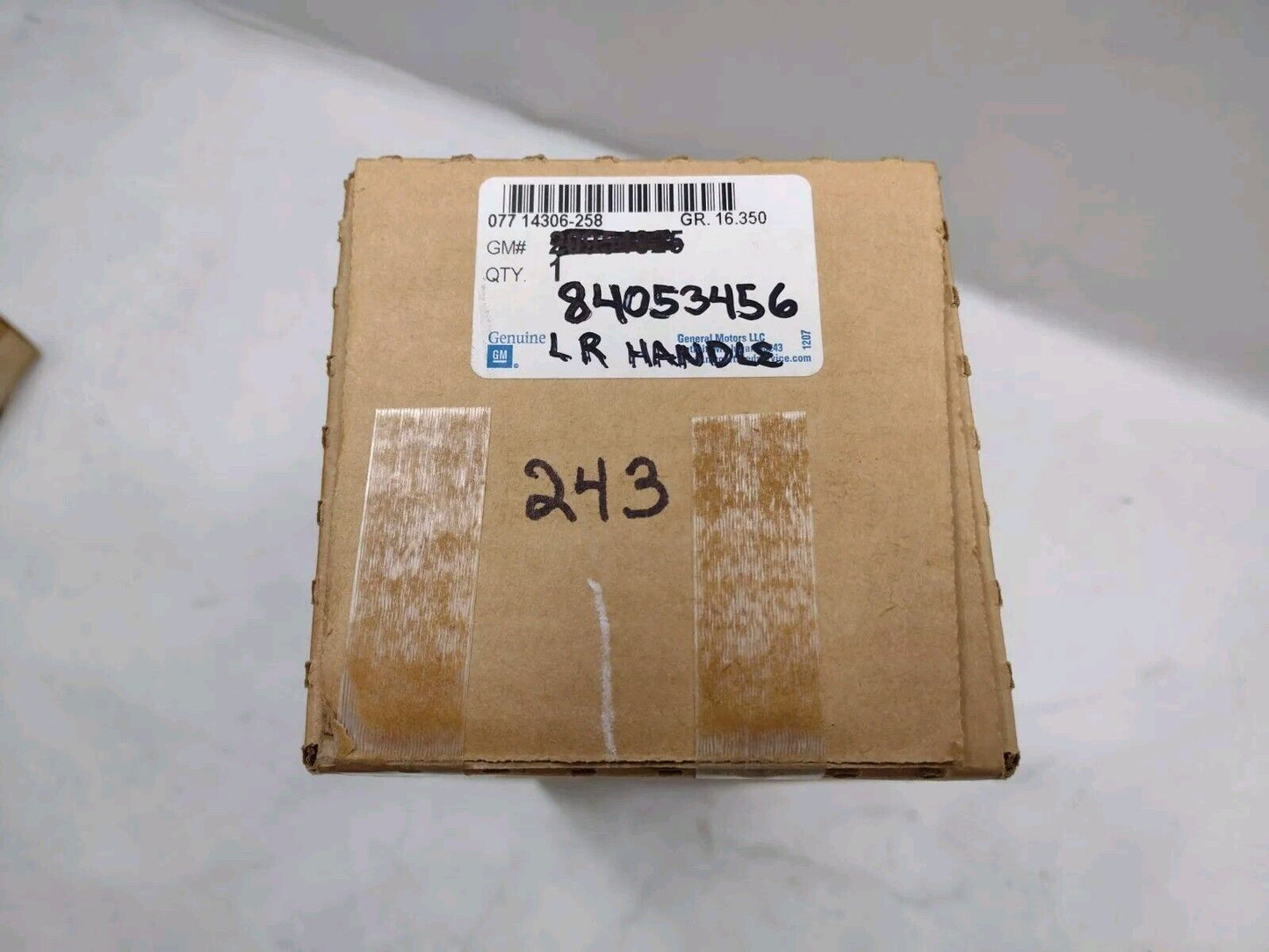 Genuine OEM GM Cadillac Escalade Exterior Door Handle 2007-2014 84053456