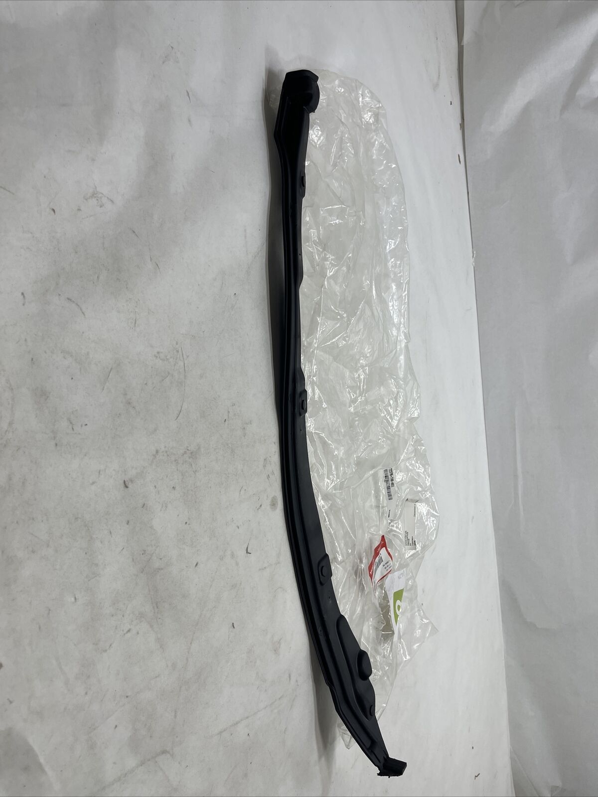 New OEM Genuine Honda Front Left Door Gap Seal 72376THRA01