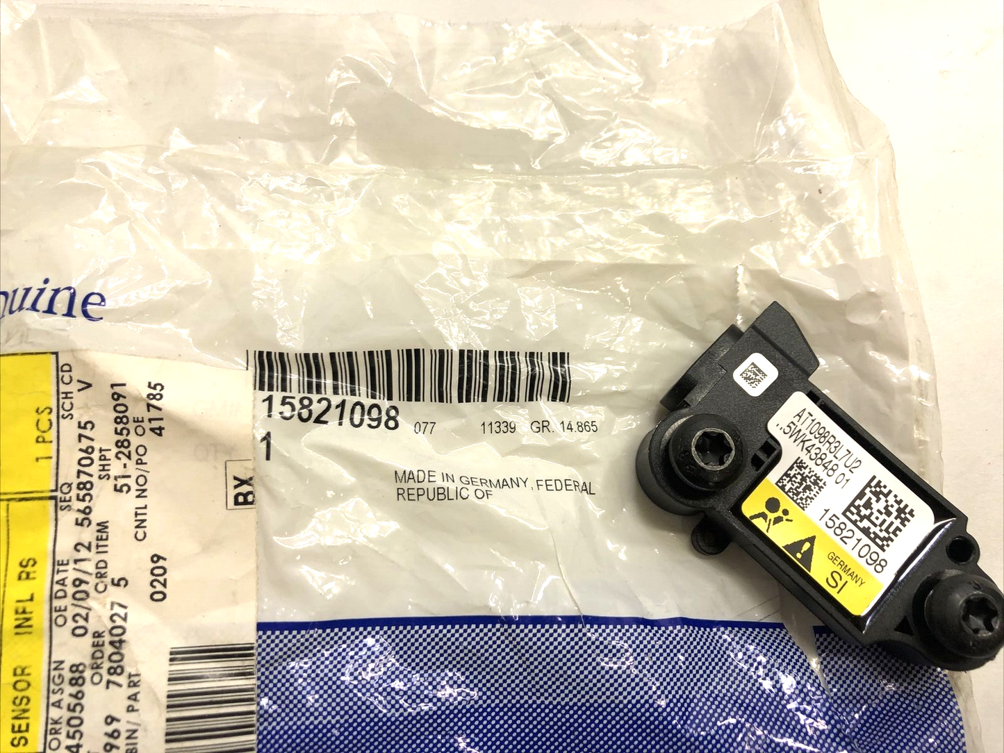 New OEM GM  Saturn Pontiac Chevrolet Side Sensor 08-12 15821098