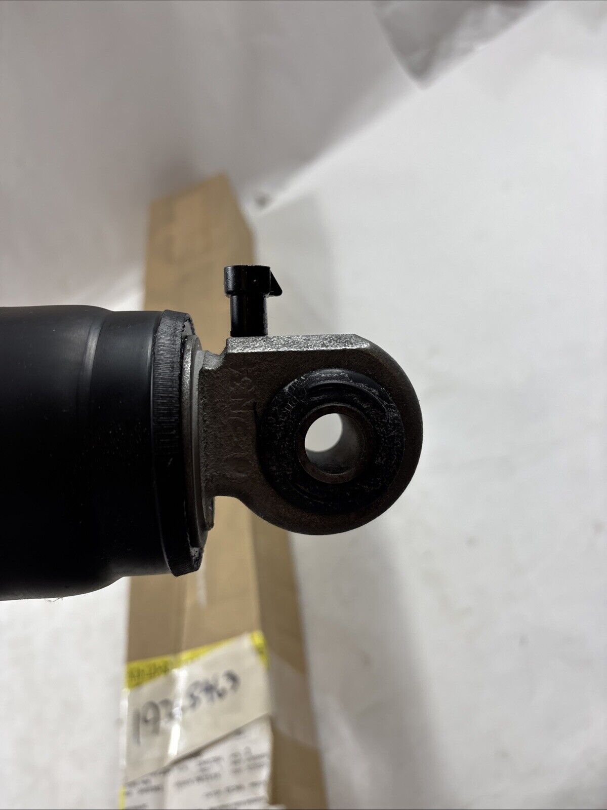 Genuine OEM GM Yukon XL Rear Suspension Components-Shock 2007-2014 19368463