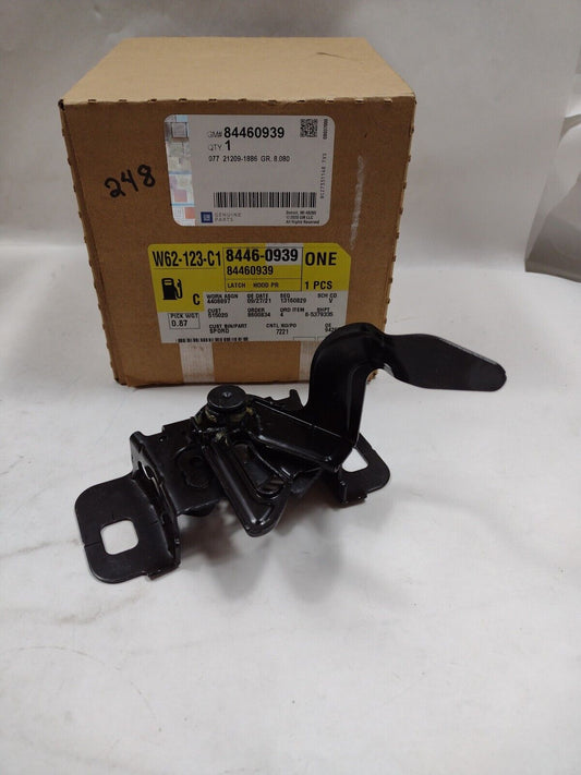 Genuine OEM GM 2015-2019 Silverado Sierra 2500HD 3500HD Hood Latch 84460939