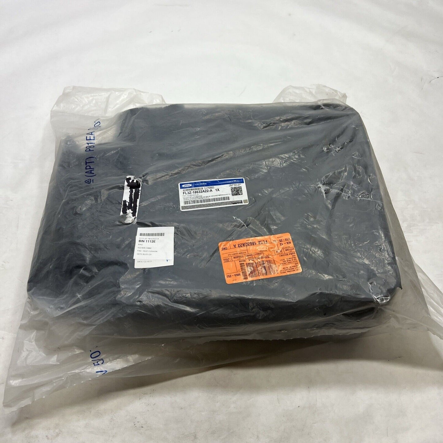 New OEM Genuine Ford F-150 2015-2022 Front Center Seat Cushion Pad FL3Z18632A22A