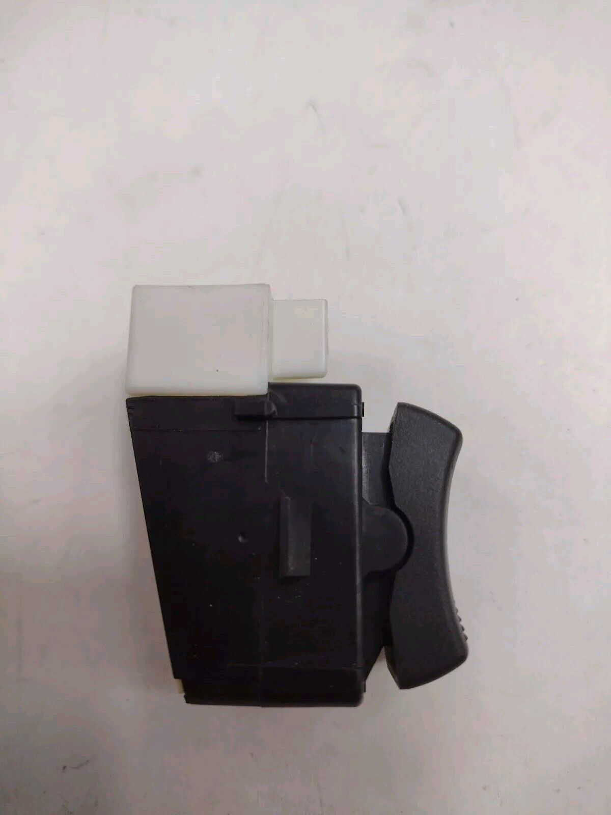 Genuine OEM GM Chevy Impala 2000-2005 10408574