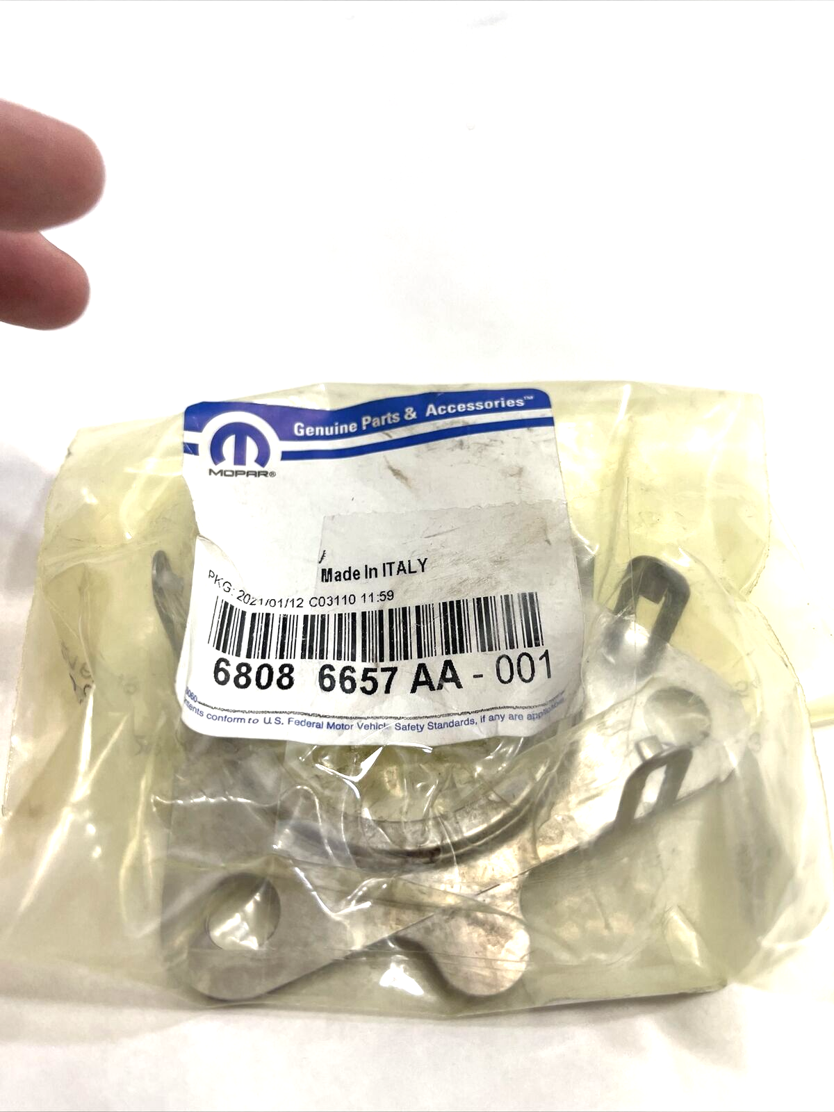 New OEM Genuine Mopar Sprinter 2500 07-09 Exhaust Manifold Upper Seal 68086657AA