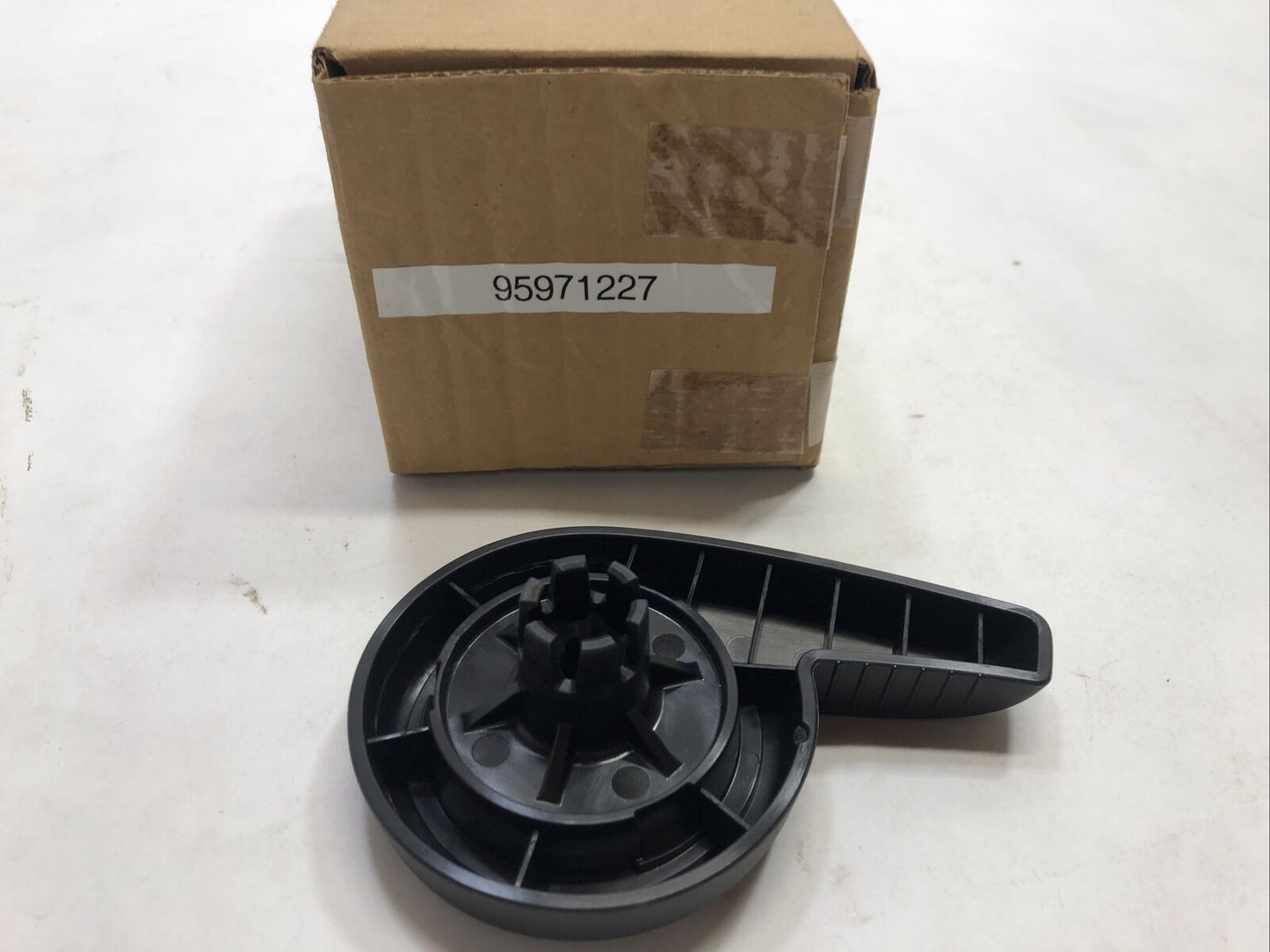 GM OEM Driver Seat-Recline Lever 11-17  95971227