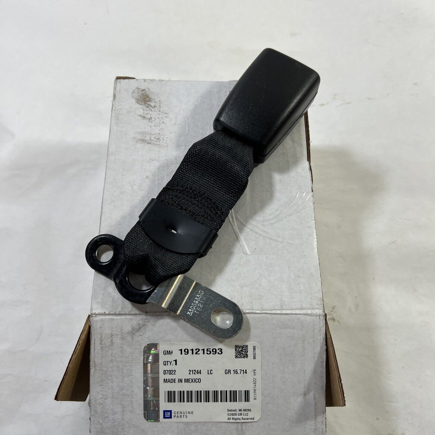 Genuine OEM GM Tahoe Ebony Rear Right Side Seat Belt with Buckle 07-14 19121593