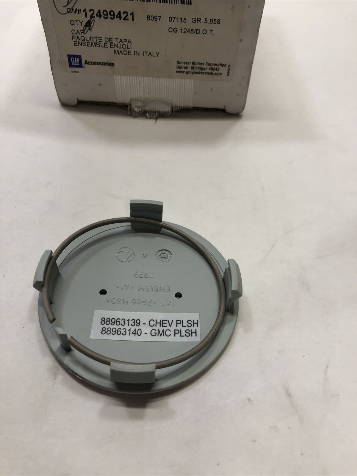 New OEM Genuine GM Chevrolet 2007-2014 Polished Wheel Center Cap 12499421