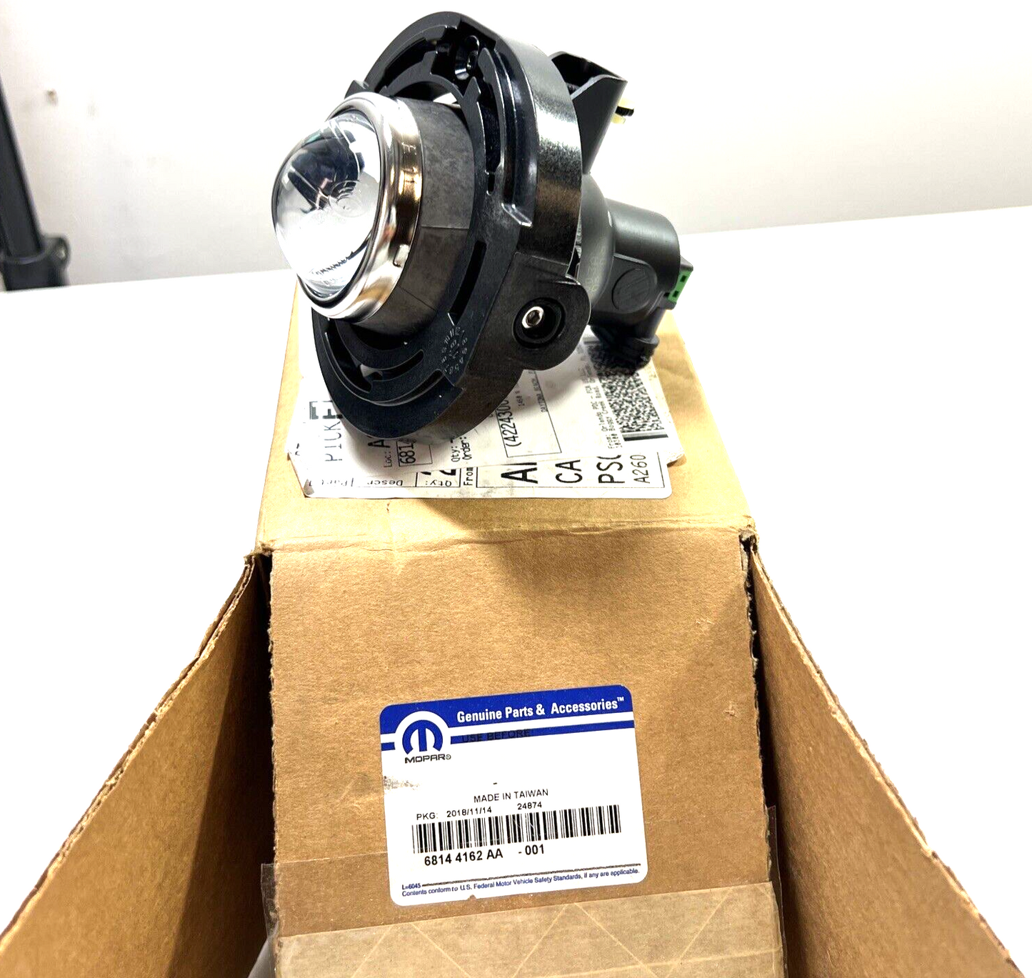 Genuine OEM Mopar 500 Front Fog Lamp Light 2012-2019 68144162AA