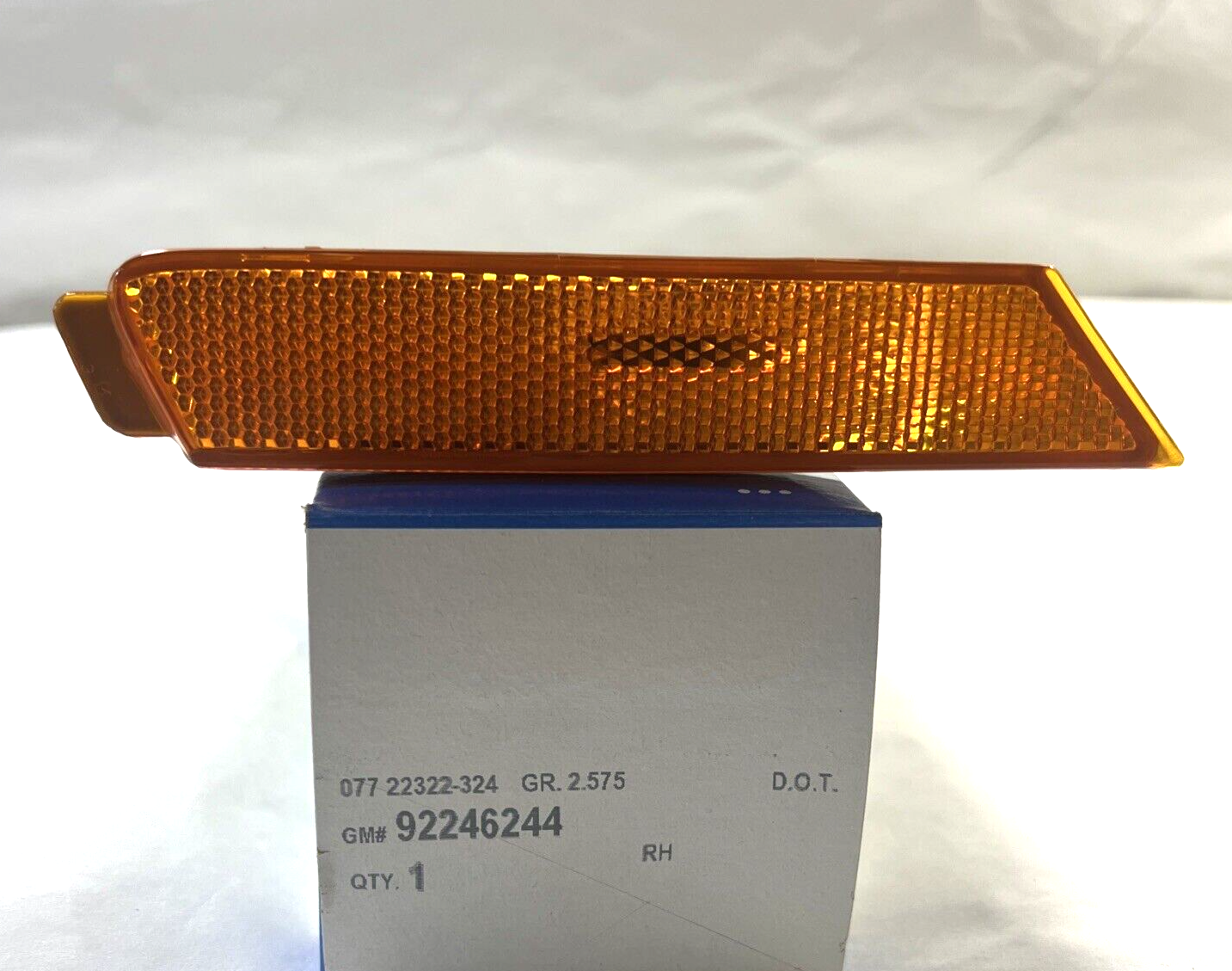 Genuine OEM GM Chevrolet Camaro Front Passenger Side Marker Light Lamp 92246244