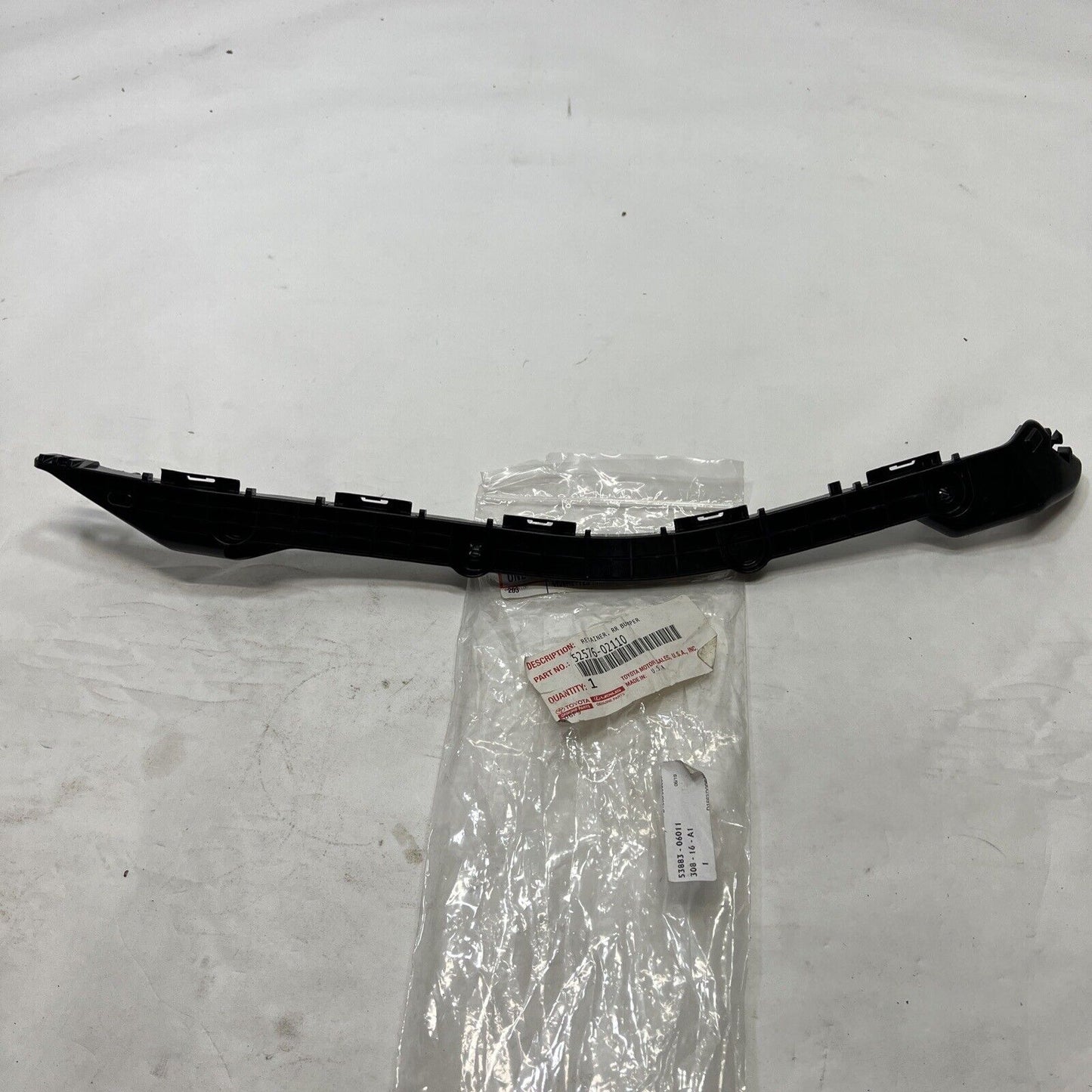 New OEM Genuine Toyota Corolla 2014-2019 Rear Bumper Retainer 5257602110