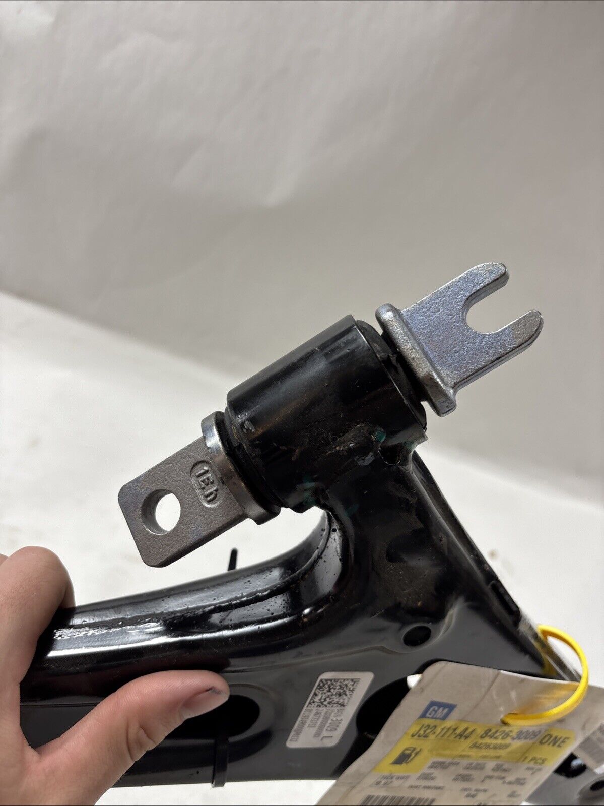 Genuine OEM GM Buick Enclave Driver Side Front Lower Control 2018-2024 84263009