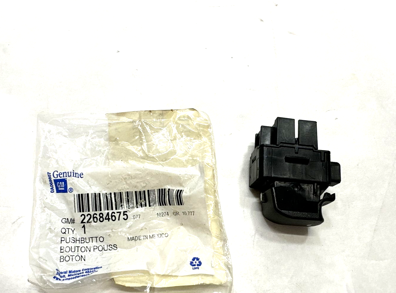 GM Chevrolet GM OEM Malibu Rear Door-Window Switch 04-13 22684675