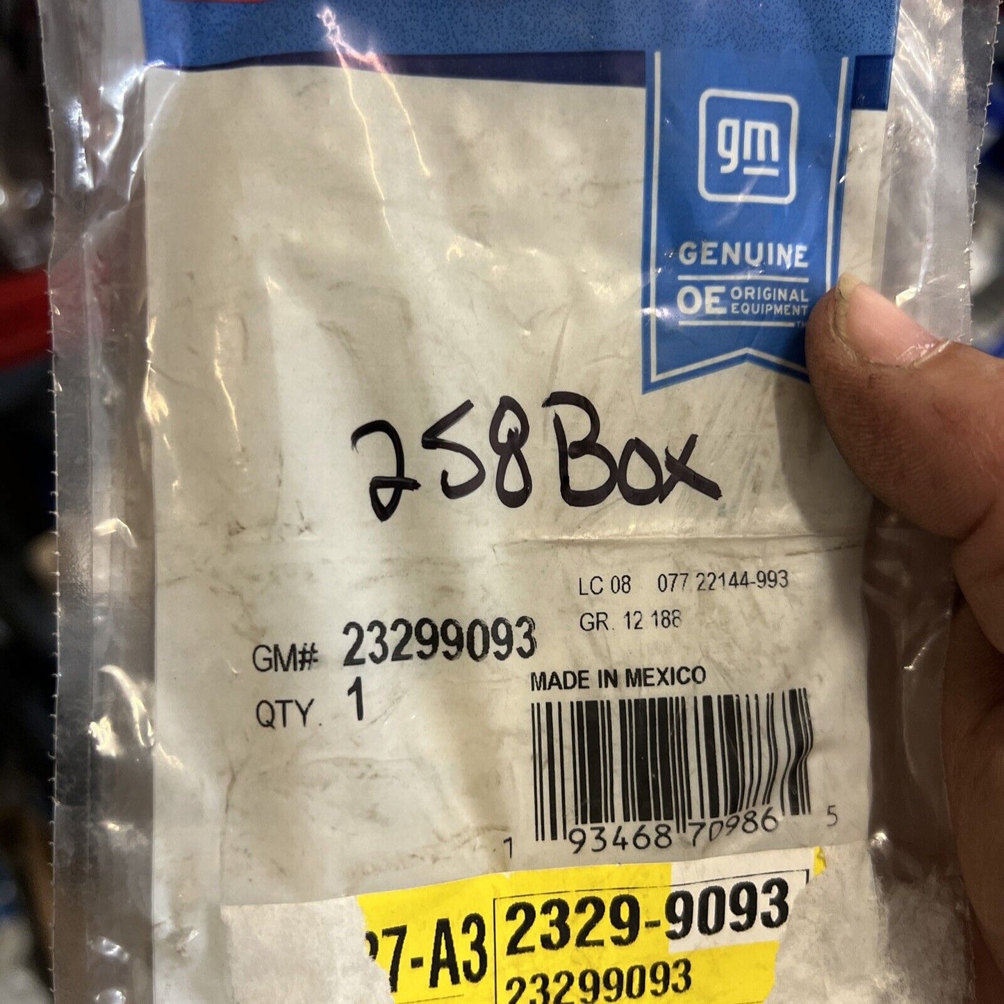 Genuine OEM GM ACDelco Acadia Rear Window Wiper Blade 10.4 in 2017-2023 23299093