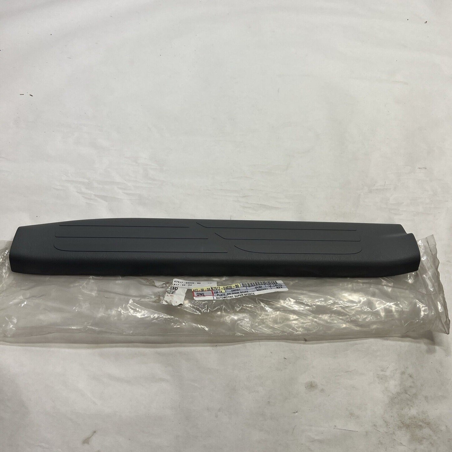 New OEM Genuine Toyota Tacoma 2005-2016 Rear Door Scuff Plate 6791704030b0