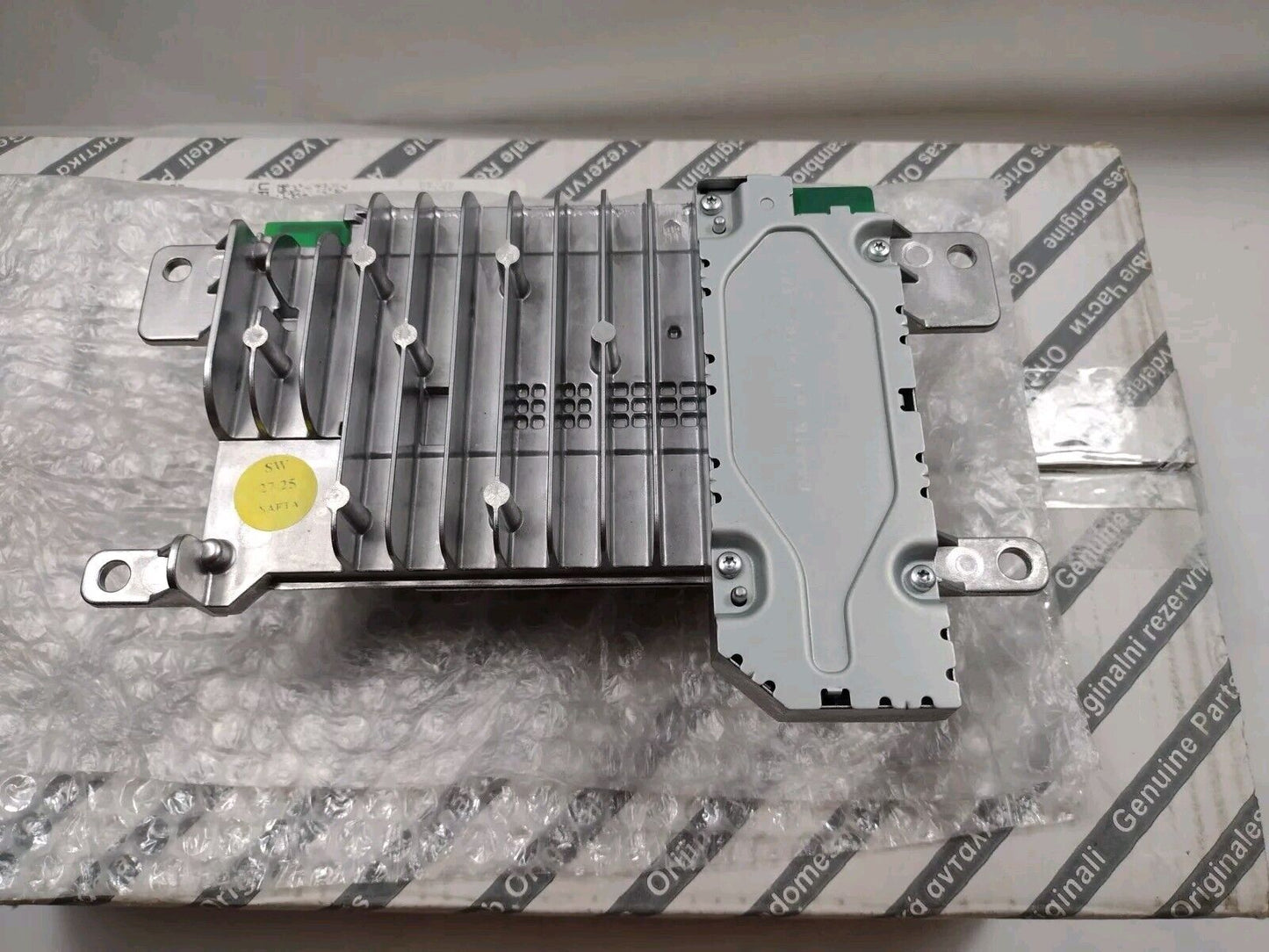 Genuine OEM Mopar Radio Dodge Hornet 2023-2025 68618752AA AM-FM Xm Receiver