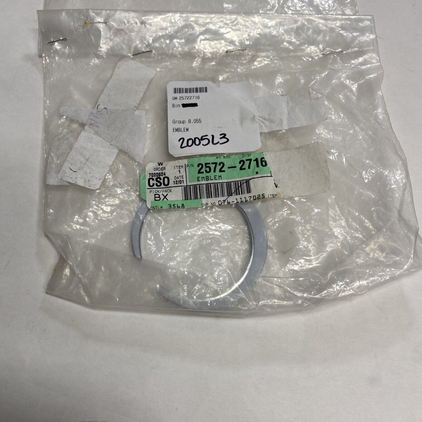 New OEM GM Cadillac DeVille Hood Emblem 2002-05 25722716