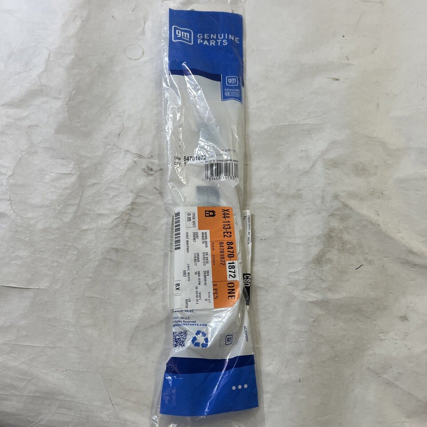 Genuine OEM GM Chevrolet Tahoe Chrome Liftgate Vehicle Name Plate 21-24 84701872