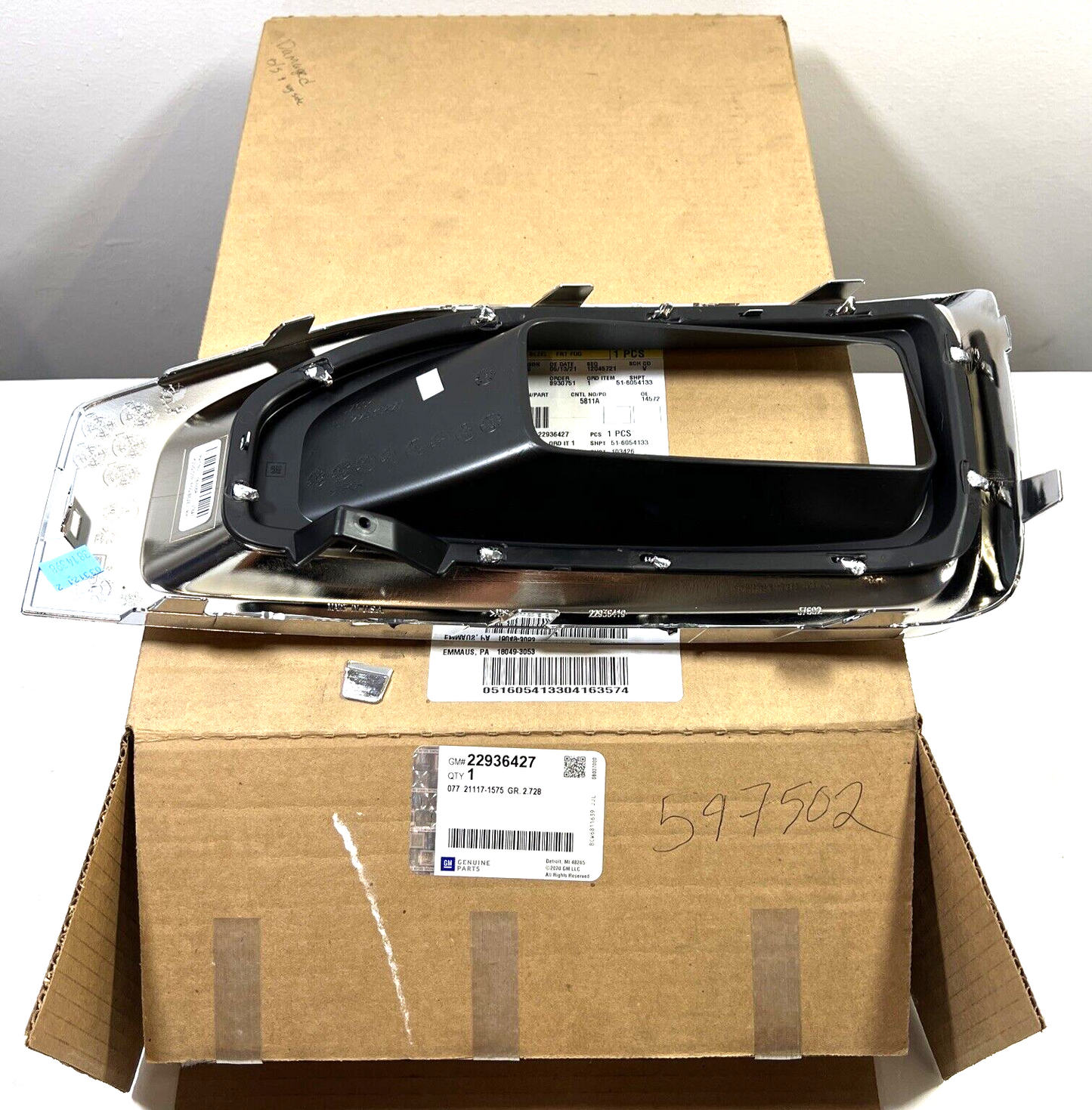 Genuine OEM GM Yukon Right Passenger Side Fog Lamp Bezel 2015-2020 22936427