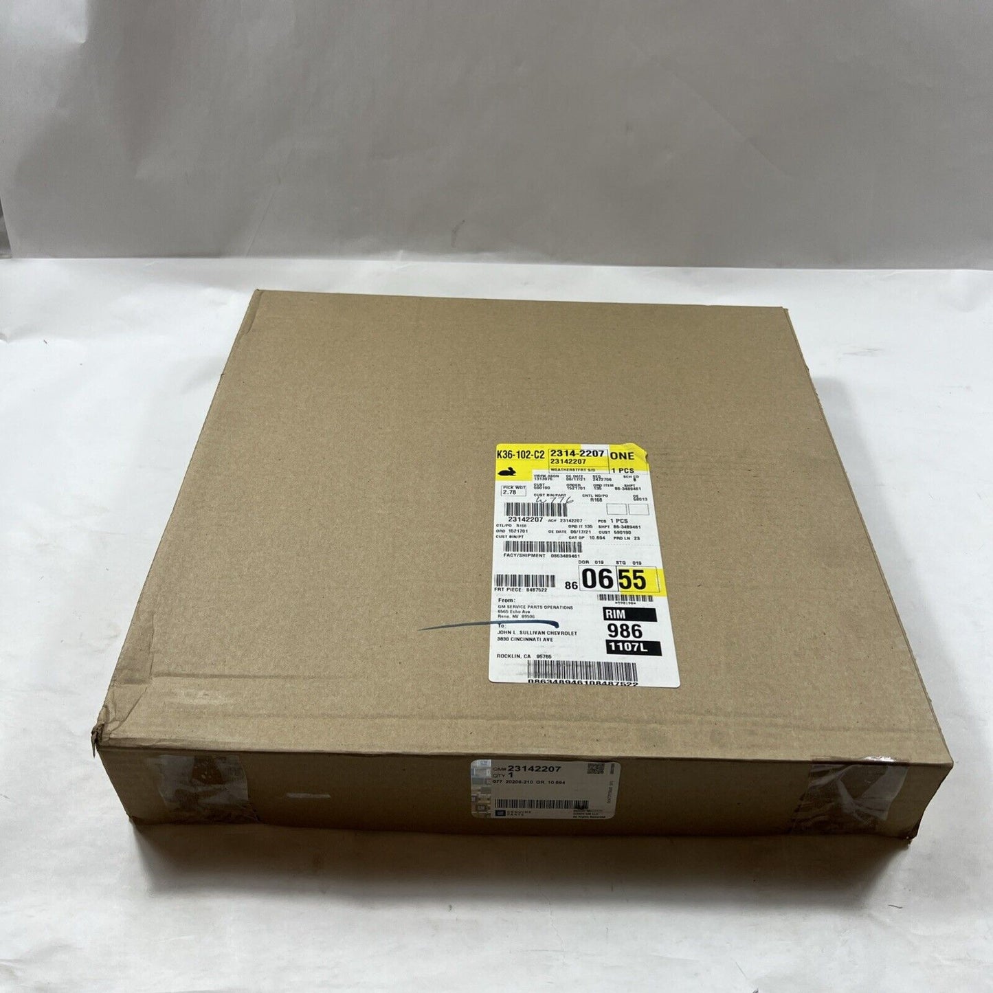 Genuine OEM GM Cadillac XTS Front Side Door Auxiliary Weatherstrip 23142207