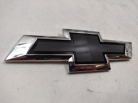 Genuine OEM GM Chevy Trax Liftgate Emblem 2017-2022 42565431