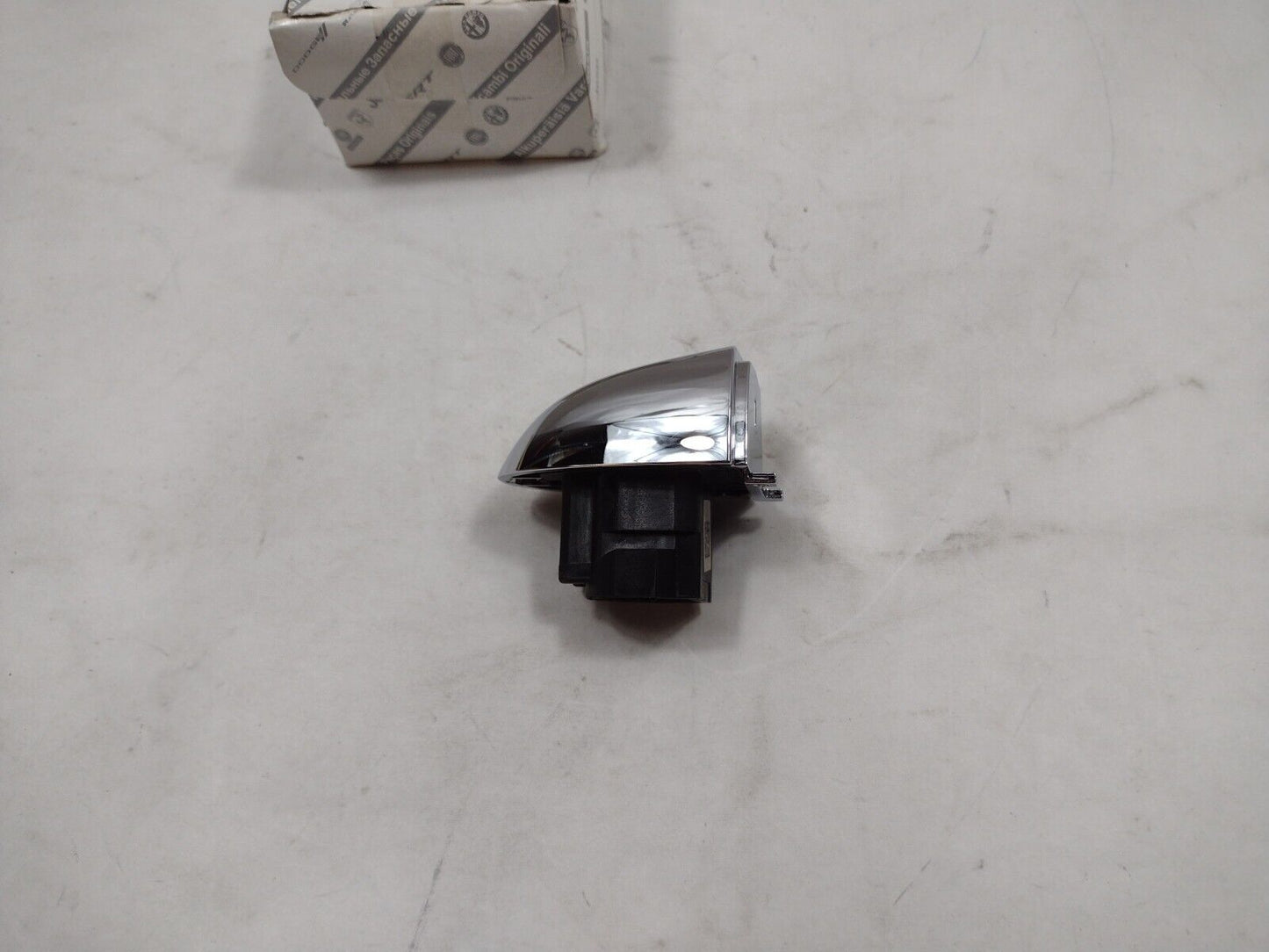 Genuine OEM Mopar Fiat 500x Door Handle Cap Right 2016-2020 6AQ65SZ0AA