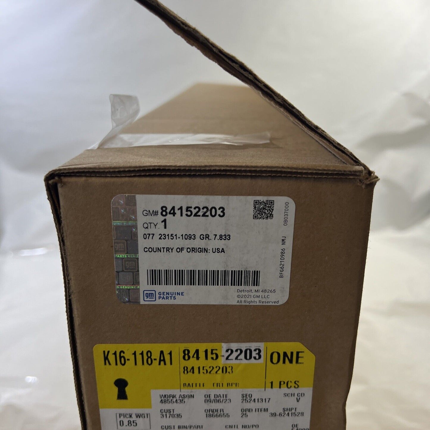 Genuine OEM GM Radiator Air Inlet Baffle 84152203