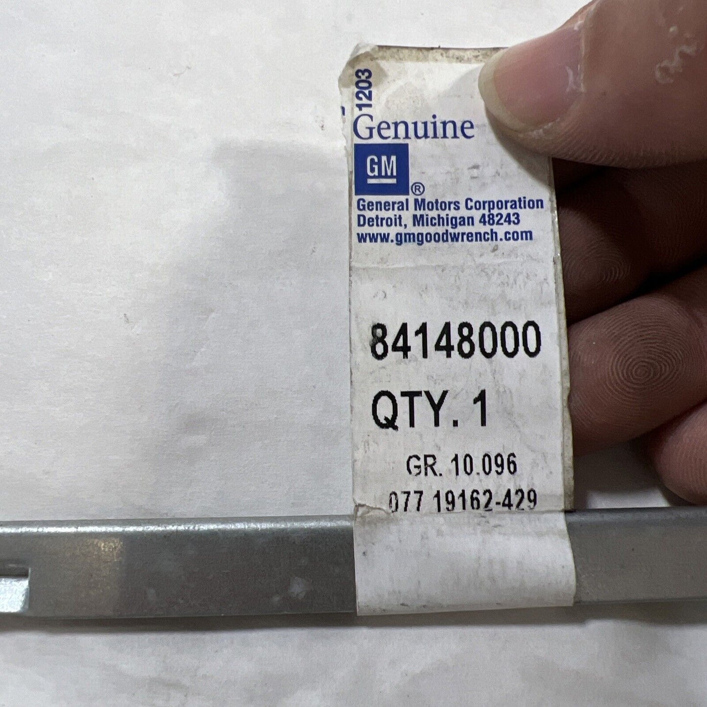 Genuine OEM GM Driver Side Windshield Side Reveal Molding Retainer 84148000