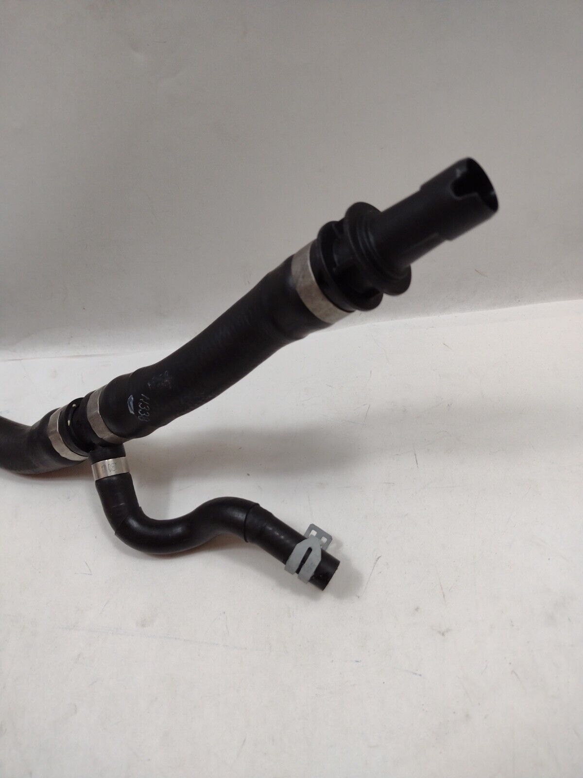 Genuine OEM Ford Transit Connect Overflow Hose DV6Z8075A Motorcraft KM5246