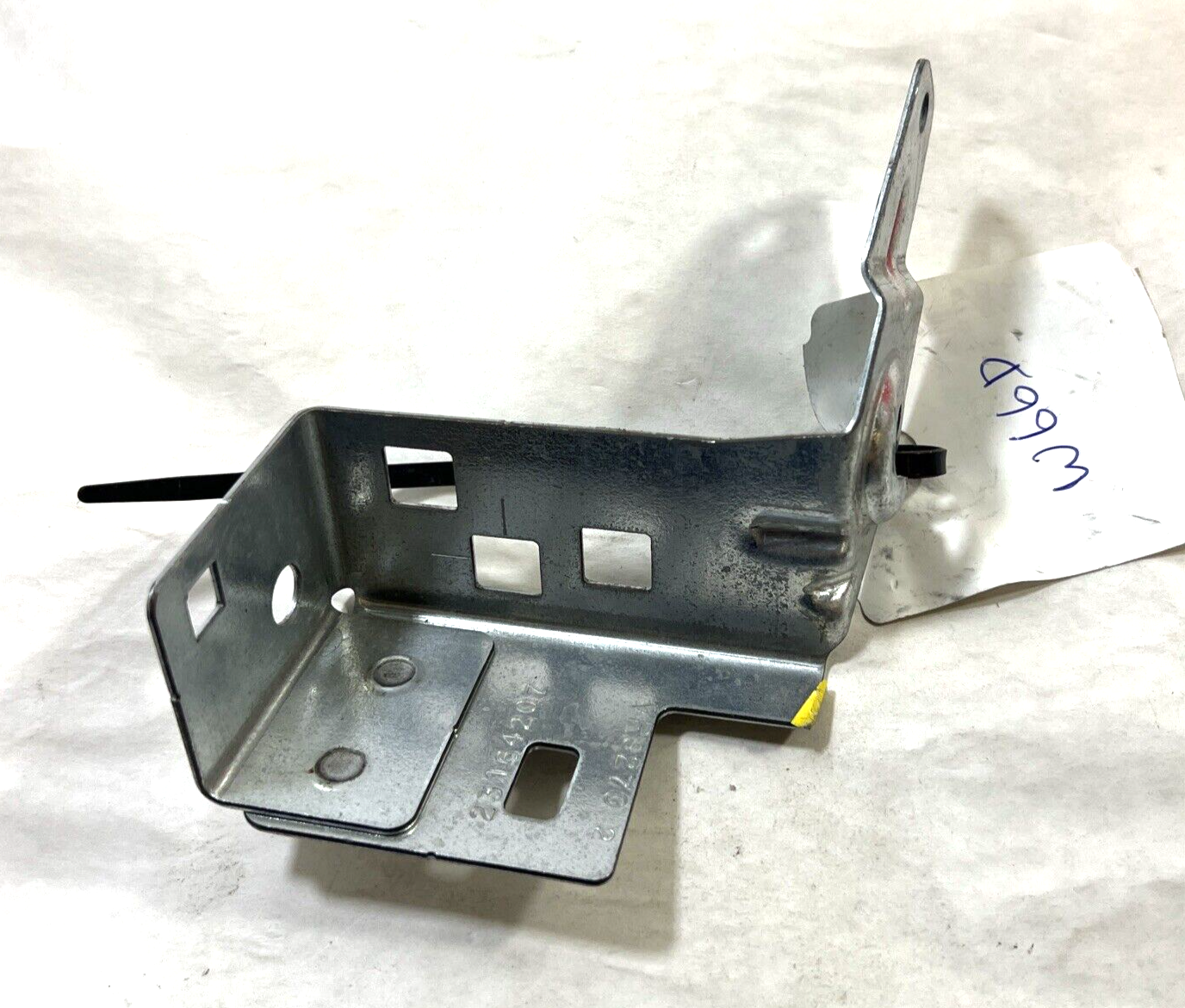 Genuine OEM GM Chevrolet Front Right Side Headlight Headlamp Bracket 23164207