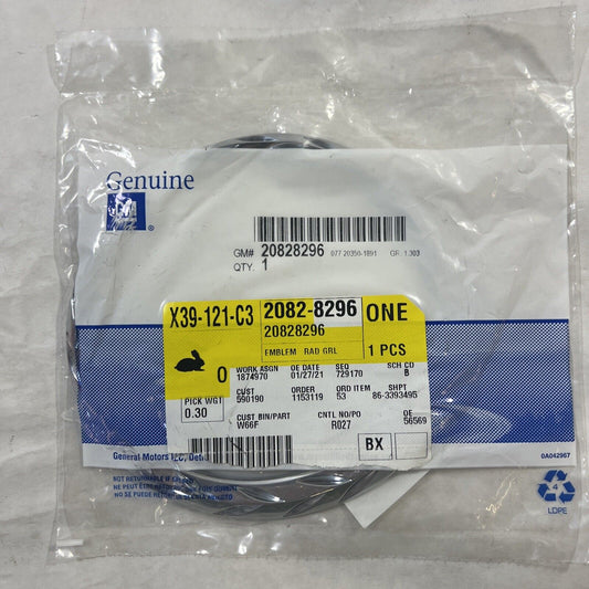 Genuine OEM GM Cadillac SRX Front Bumper Grille Chrome Wreath Emblem 20828296