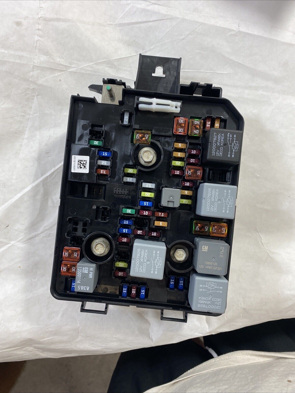 Genuine OEM GM Chevrolet Engine Wiring Harness Junction Block 2018-2021 42624875