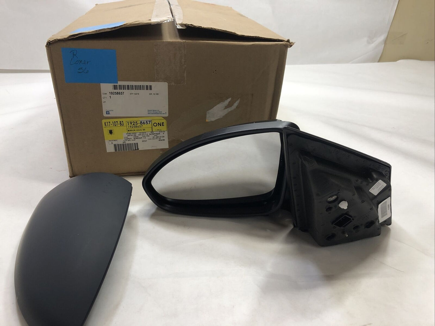 New OEM Genuine GM Chevrolet 2011-16 Driver's Side Door Mirror Assembly 19258657