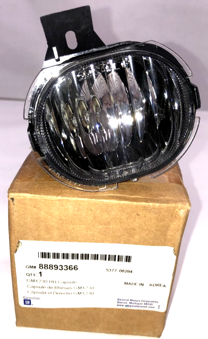 New OEM Genuine GM Chevrolet 2000-2005 Front Fog Lamp Housing Assembly 88893366