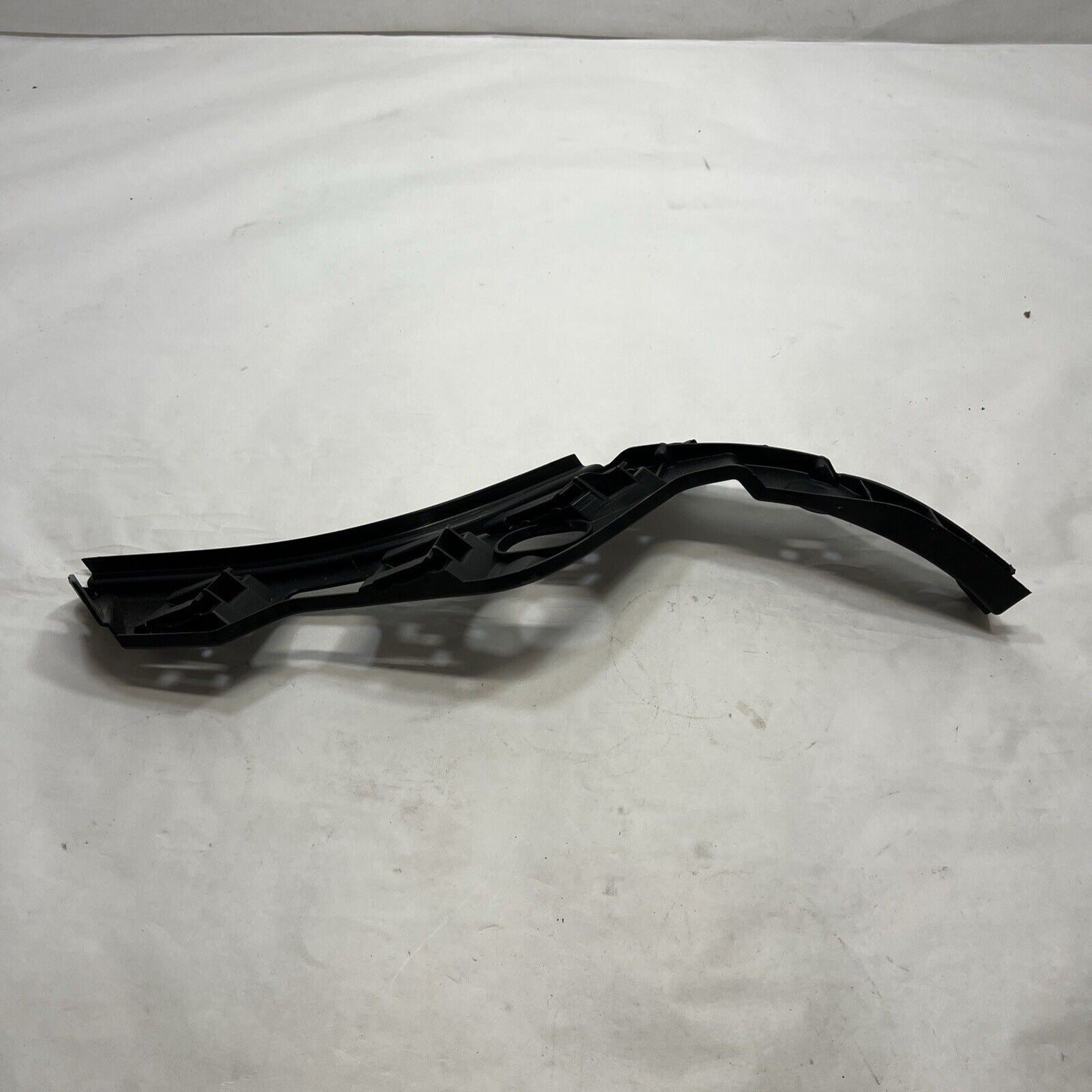 New OEM Genuine Volkswagen Bumper Guide 1Q0807393