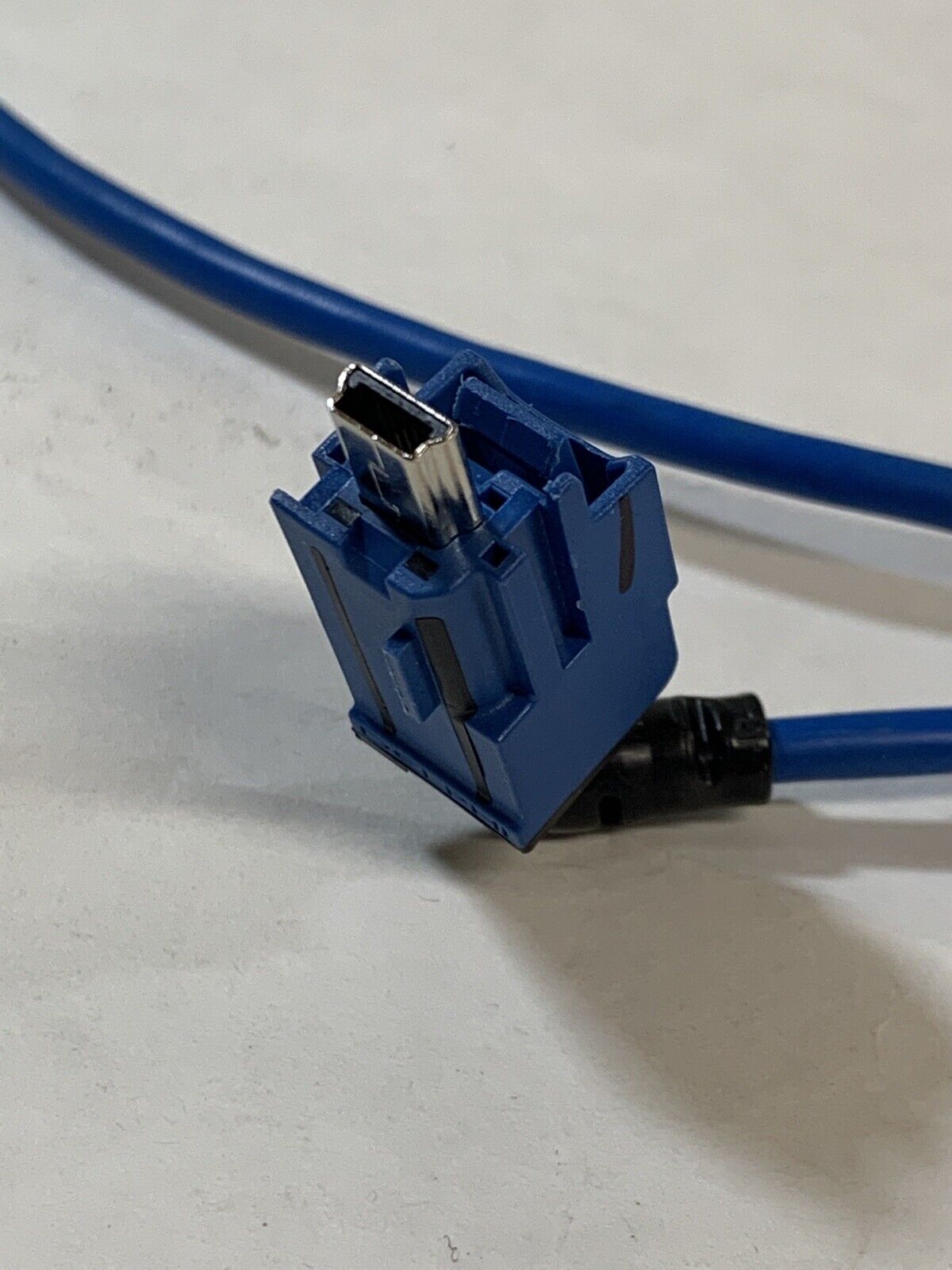 New OEM GM Cable 19328931