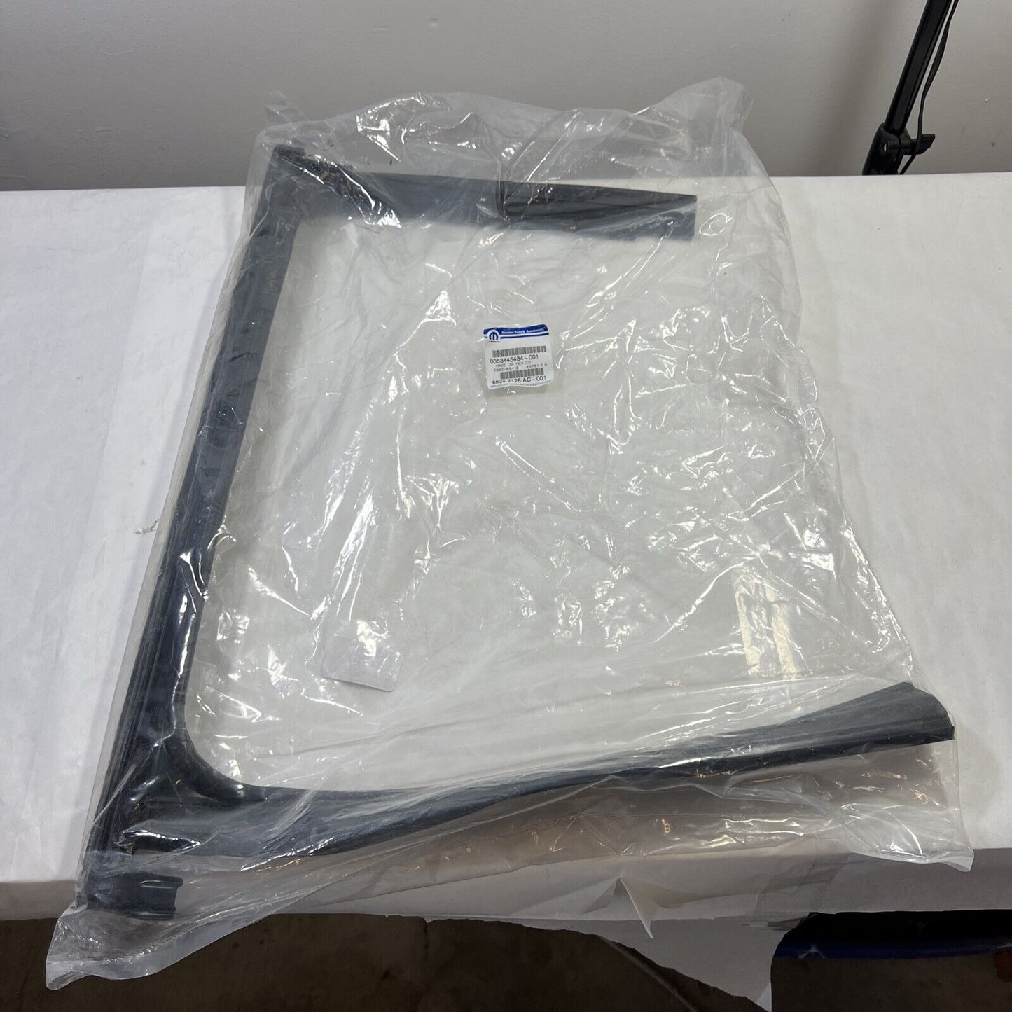 Genuine OEM Mopar Right Passenger Door Glass Weatherstrip 2017-2022 68242126AC