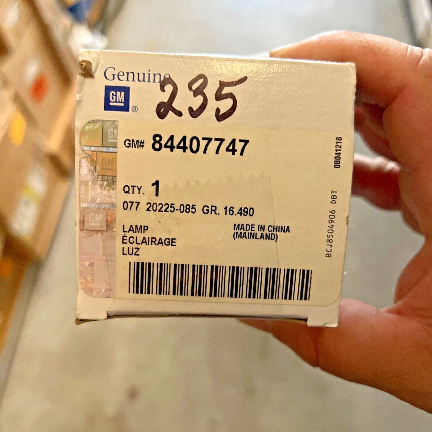 Genuine OEM GM Rear Seat Position Center Reading and Courtesy Lamp 84407747