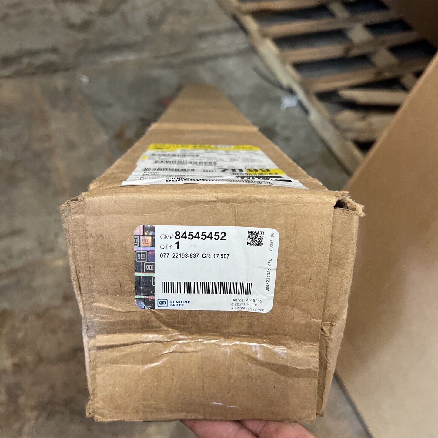 Genuine OEM GM Right Passenger Side Upper Molding 2019-2024 84545452