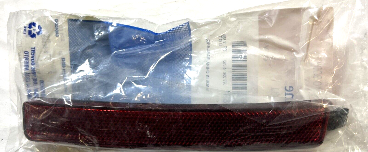 Genuine OEM GM SRX Left Driver Side Bumper Trim Reflector 2007-2016 25881881