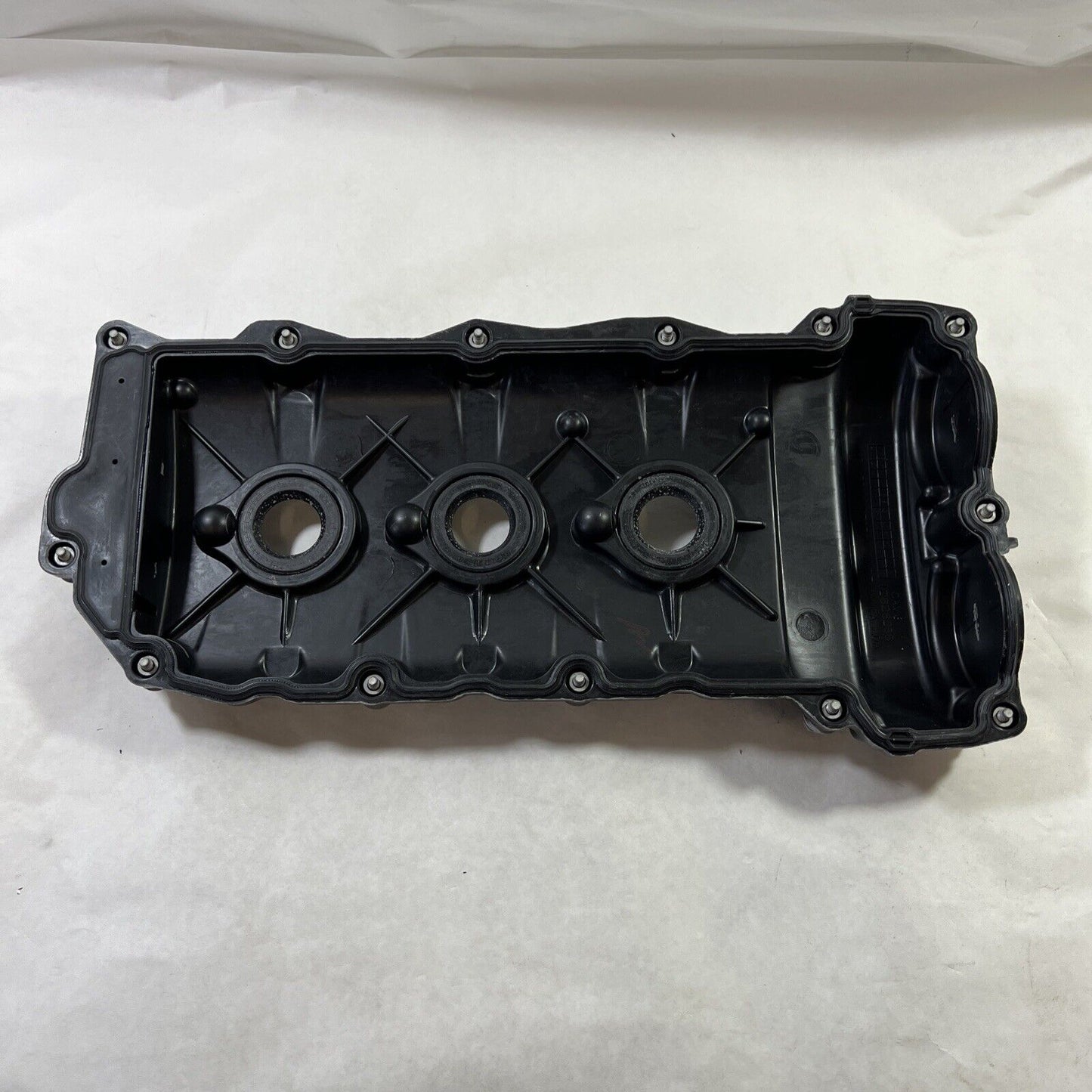 Genuine OEM GM Chevrolet Right Passenger Side Camshaft Cover 2004-2017 12641260