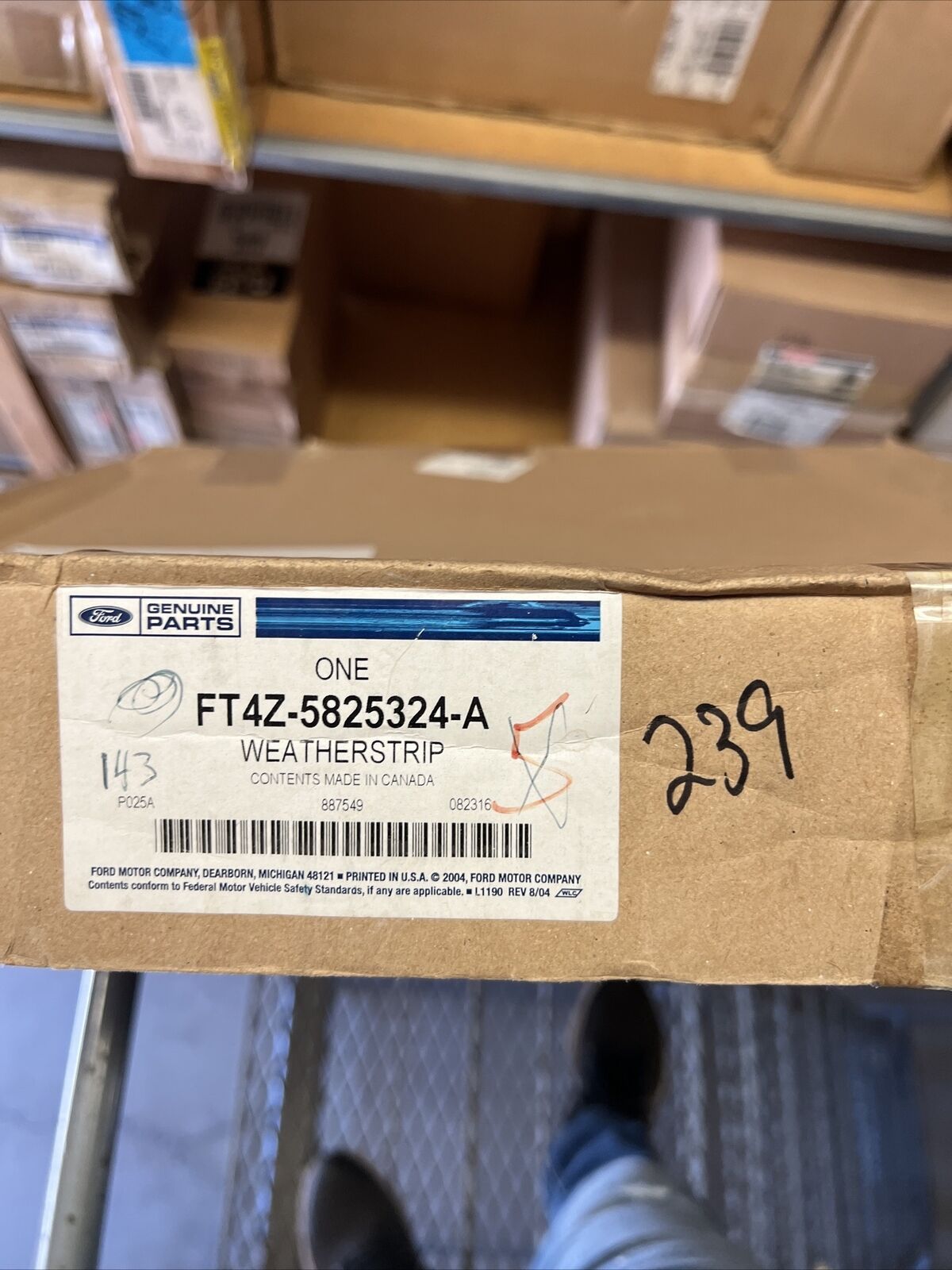 New OEM Genuine Ford Edge Right Passenger Side Door Weather strip FT4Z5825324A