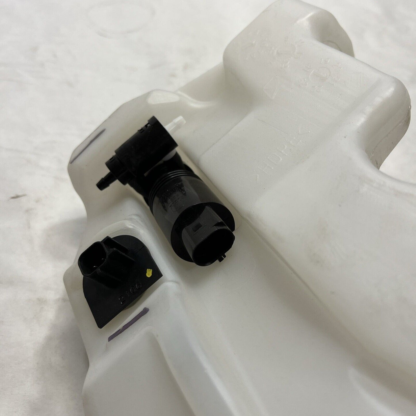 New OEM Genuine Mopar Grand Cherokee WK 11-22 Washer Fluid Reservoir 55079365AF