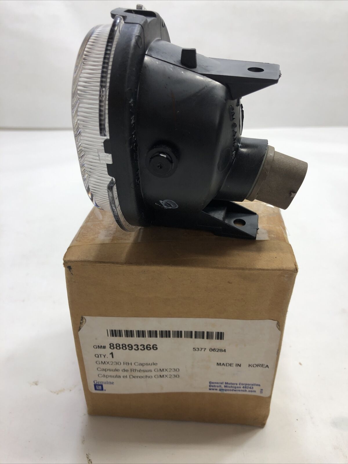 New OEM Genuine GM Chevrolet 2000-2005 Front Fog Lamp Housing Assembly 88893366