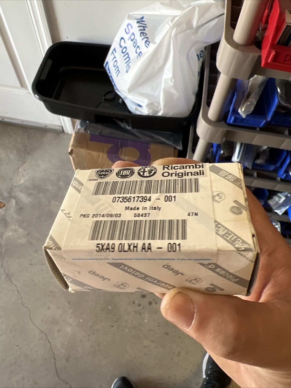 New OEM Genuine Mopar Jeep Renegade 2015-2016 USB Port 5XA90LXHAA