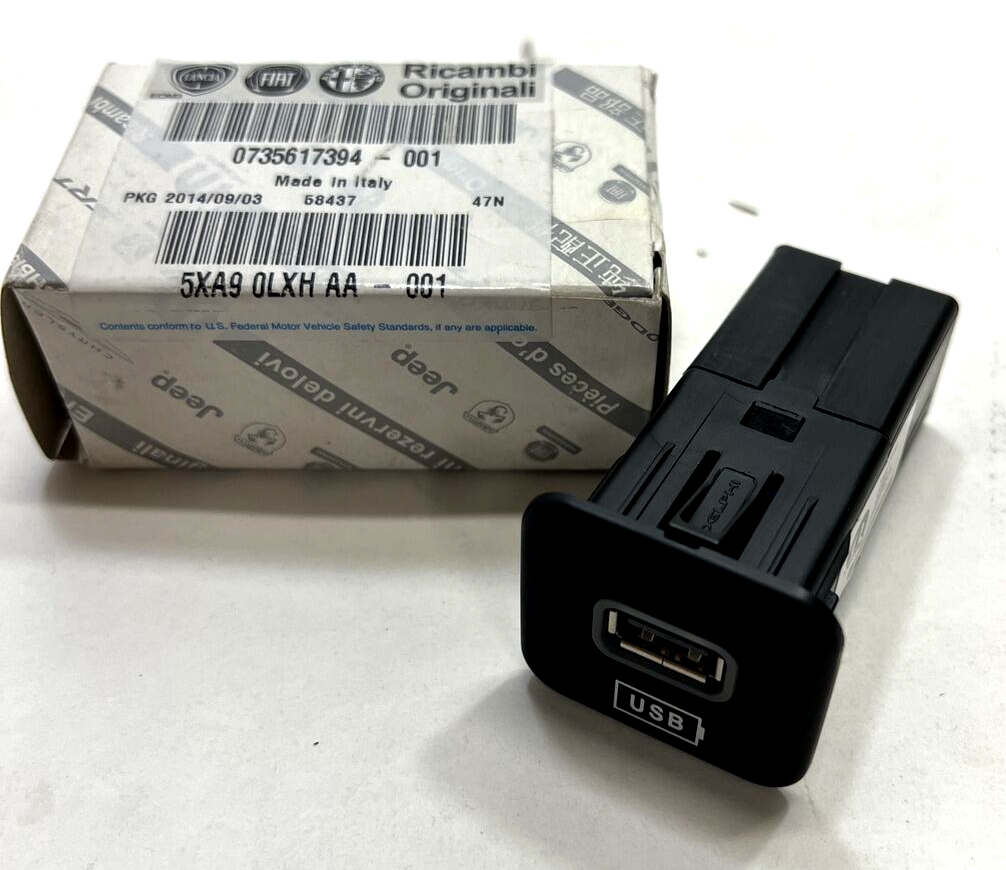 New OEM Genuine Mopar Jeep Renegade 2015-2016 USB Port 5XA90LXHAA