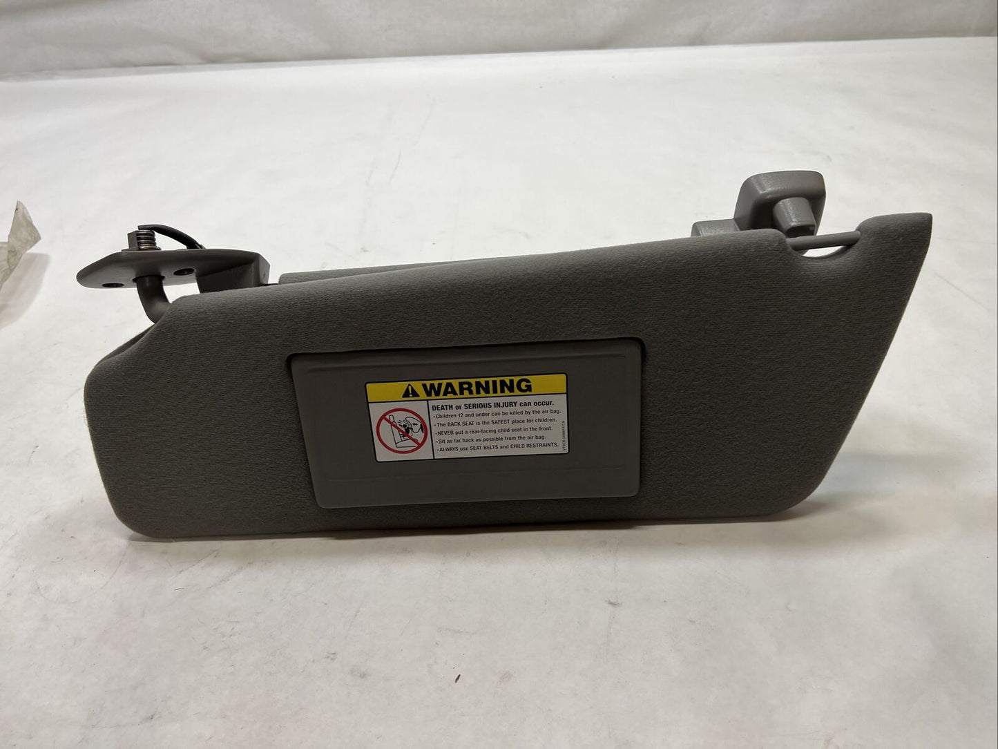 New OEM Ford Expedition Front Left Driver Side Sunvisor 1997-02 YL1Z7804105AAC
