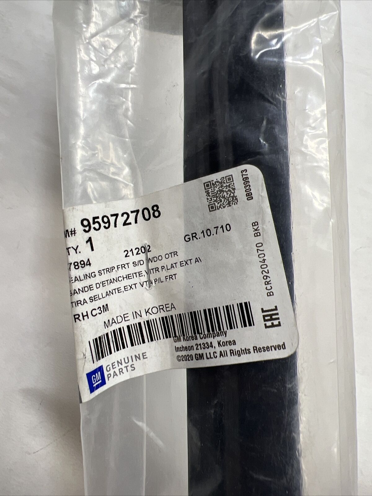 Genuine OEM GM Spark Right Passenger Side Belt Weather Strip 13-15 95972708