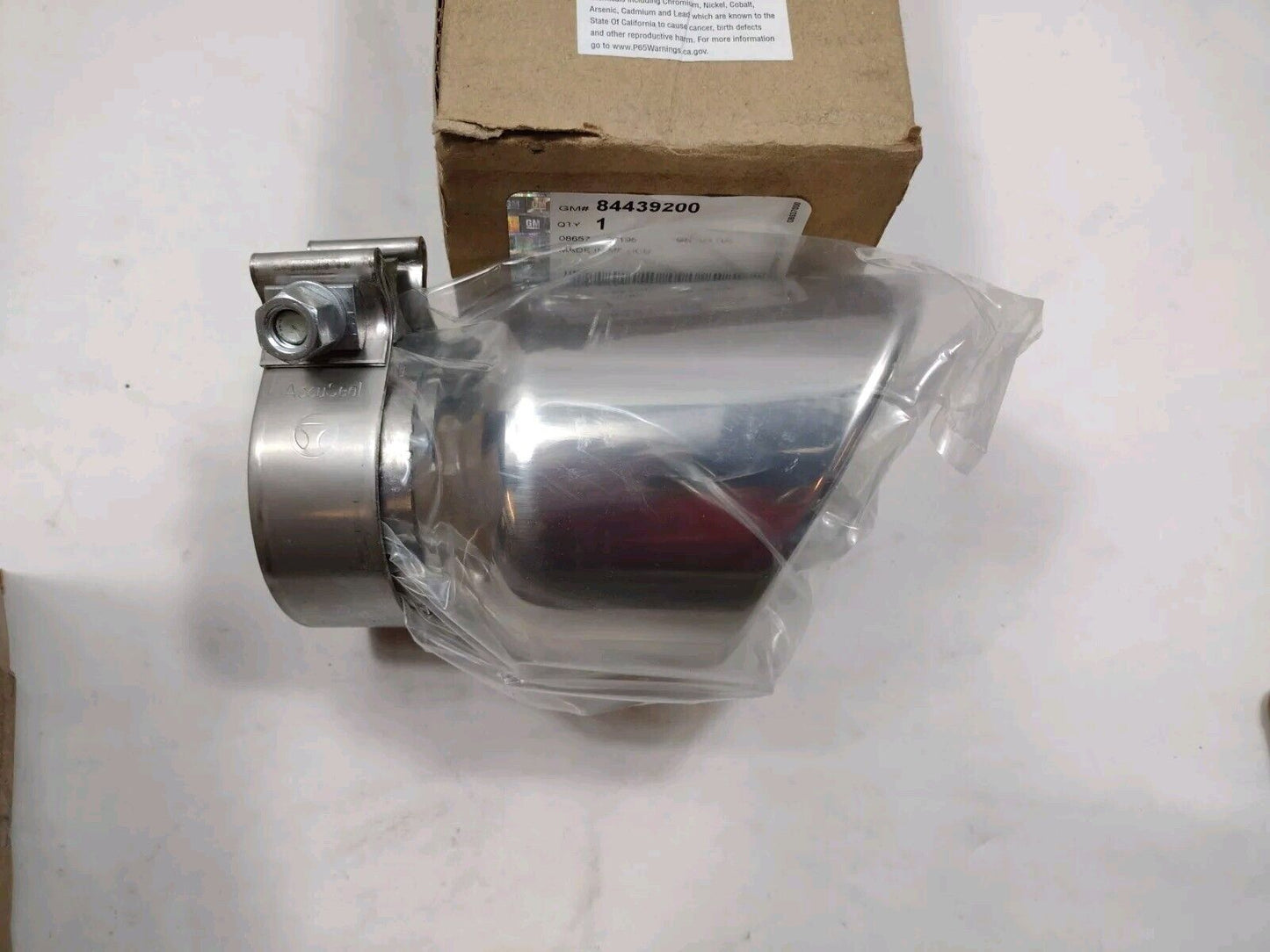 Genuine OEM GM Exhaust Tip Dual Wall Angle Cut w/logo 5.3L 2015-2022 84439200