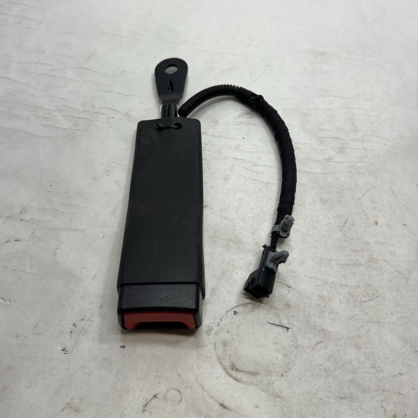 Genuine OEM GM Right Passenger Side Seat Belt with Buckle Black 19300932