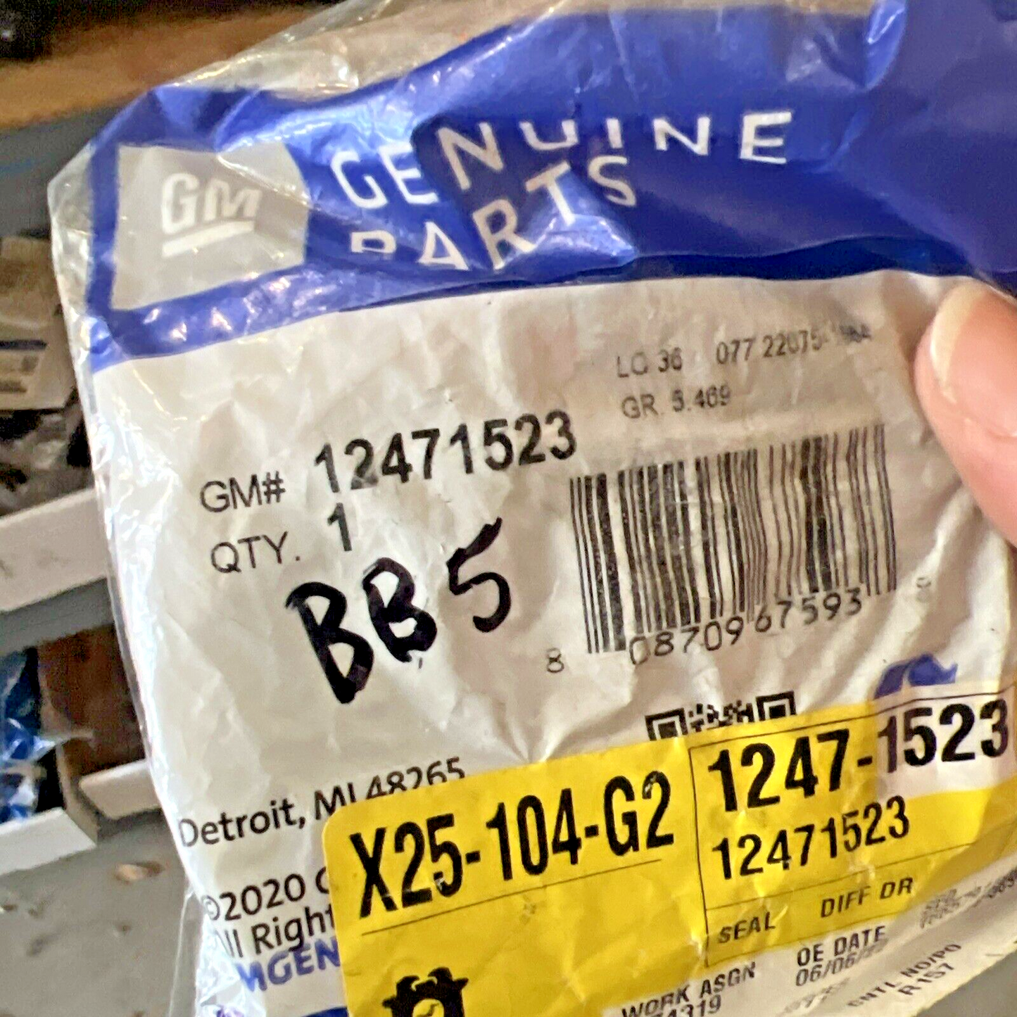 Genuine OEM GM Rear Differential Drive Pinion Gear Seal 1993-2014 12471523